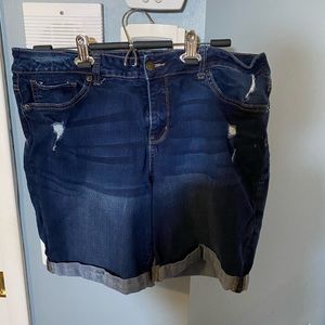 Time & True mid rise jean shorts
